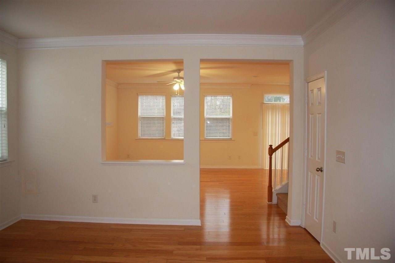 4009 Jockey Club Cir - Photo 4 of 32