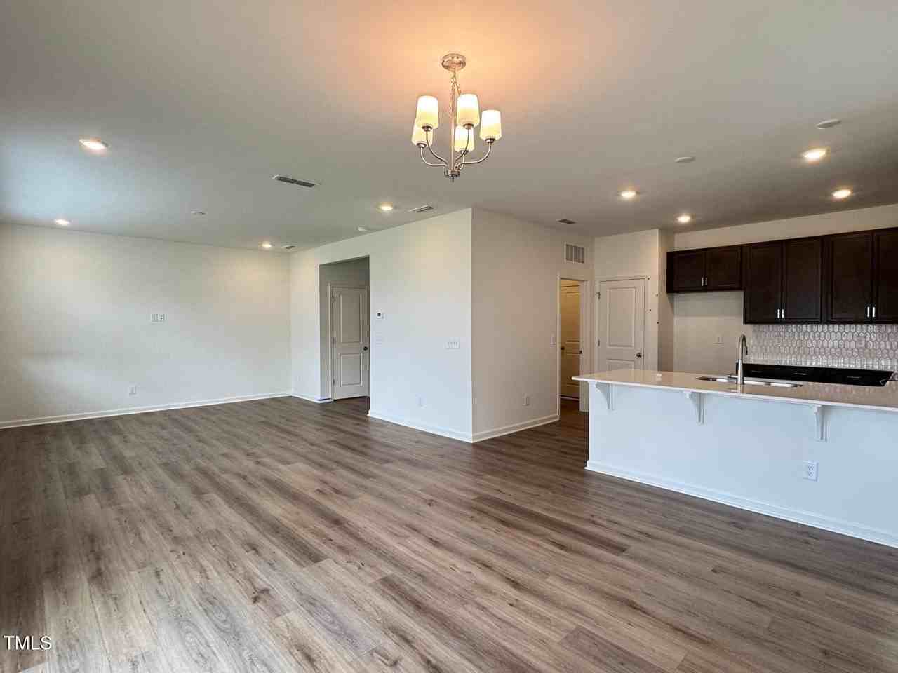 936 Emmer St - Photo 5 of 26