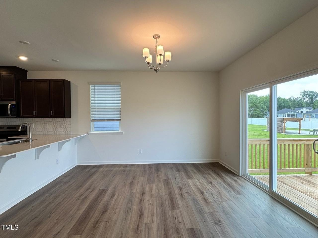 936 Emmer St - Photo 7 of 26