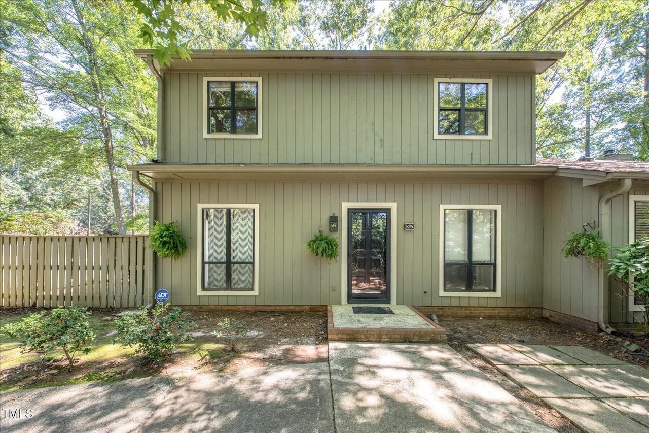 225 Twin Oaks Pl - Photo 3 of 50