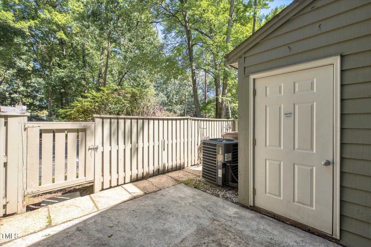 225 Twin Oaks Pl - Photo 5 of 50