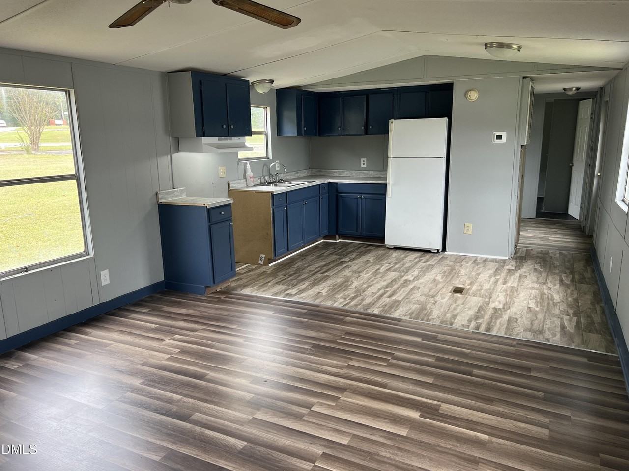 220 Pine Forest Loop - Photo 2 of 10