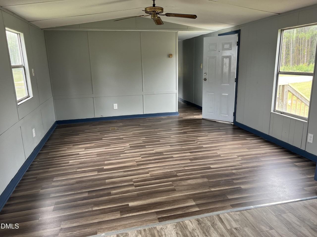 220 Pine Forest Loop - Photo 3 of 10