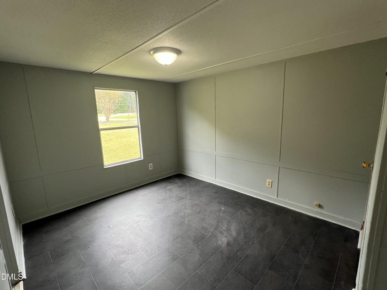 220 Pine Forest Loop - Photo 5 of 10