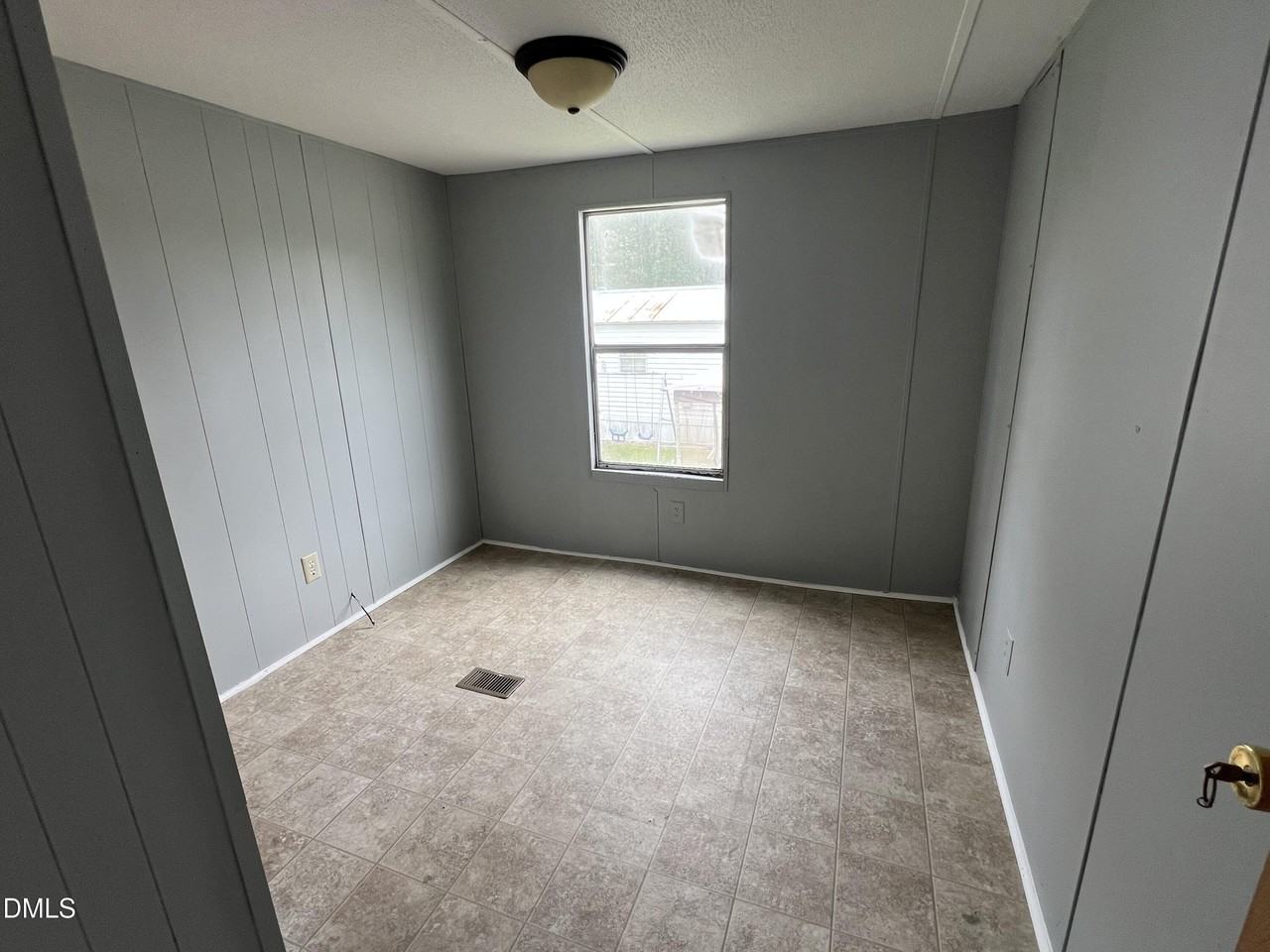 220 Pine Forest Loop - Photo 7 of 10