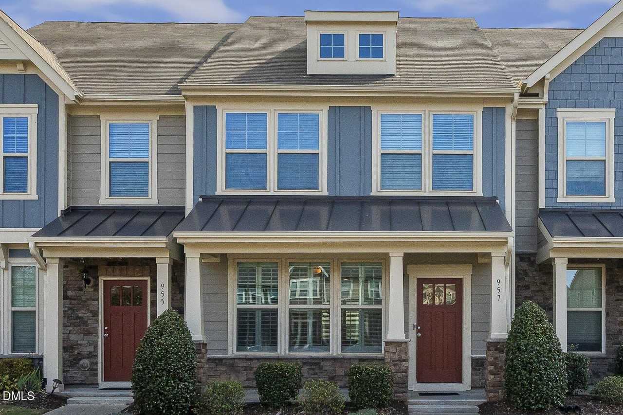 957 Ambergate Sta - Photo 2 of 43