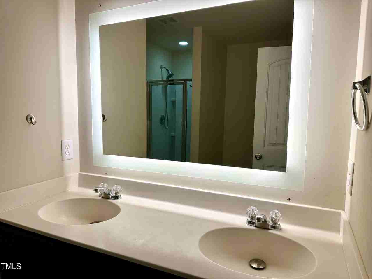 2542 Girvan Dr - Photo 6 of 21