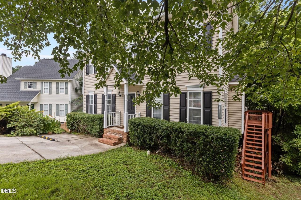 108 Tarlow Ct - Photo 2 of 39