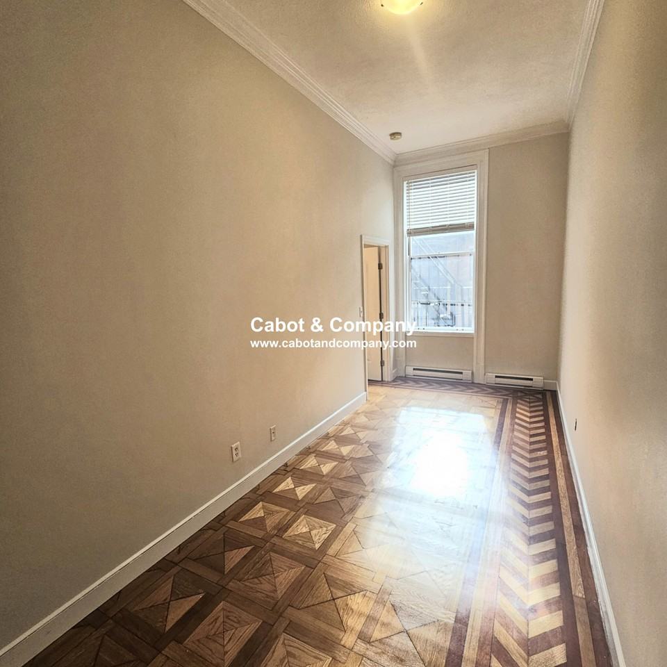 185 Beacon St #2R - Photo 6 of 8