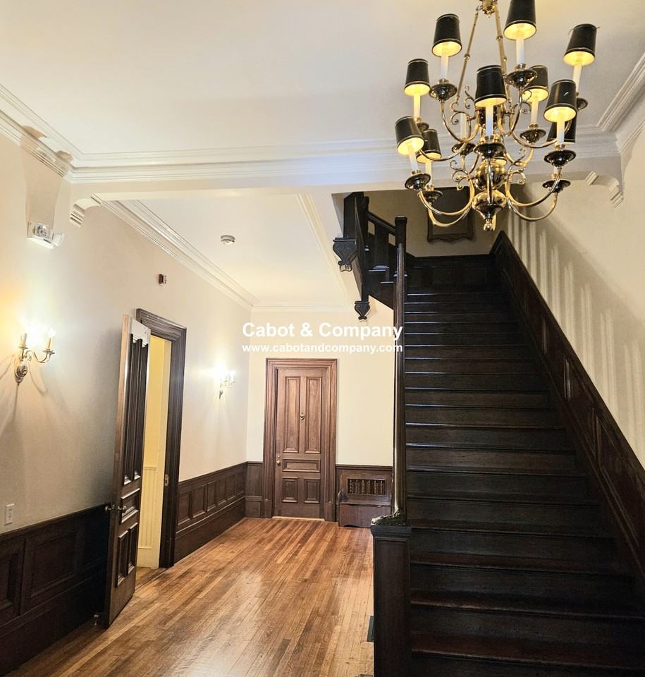 185 Beacon St #2R - Photo 7 of 8