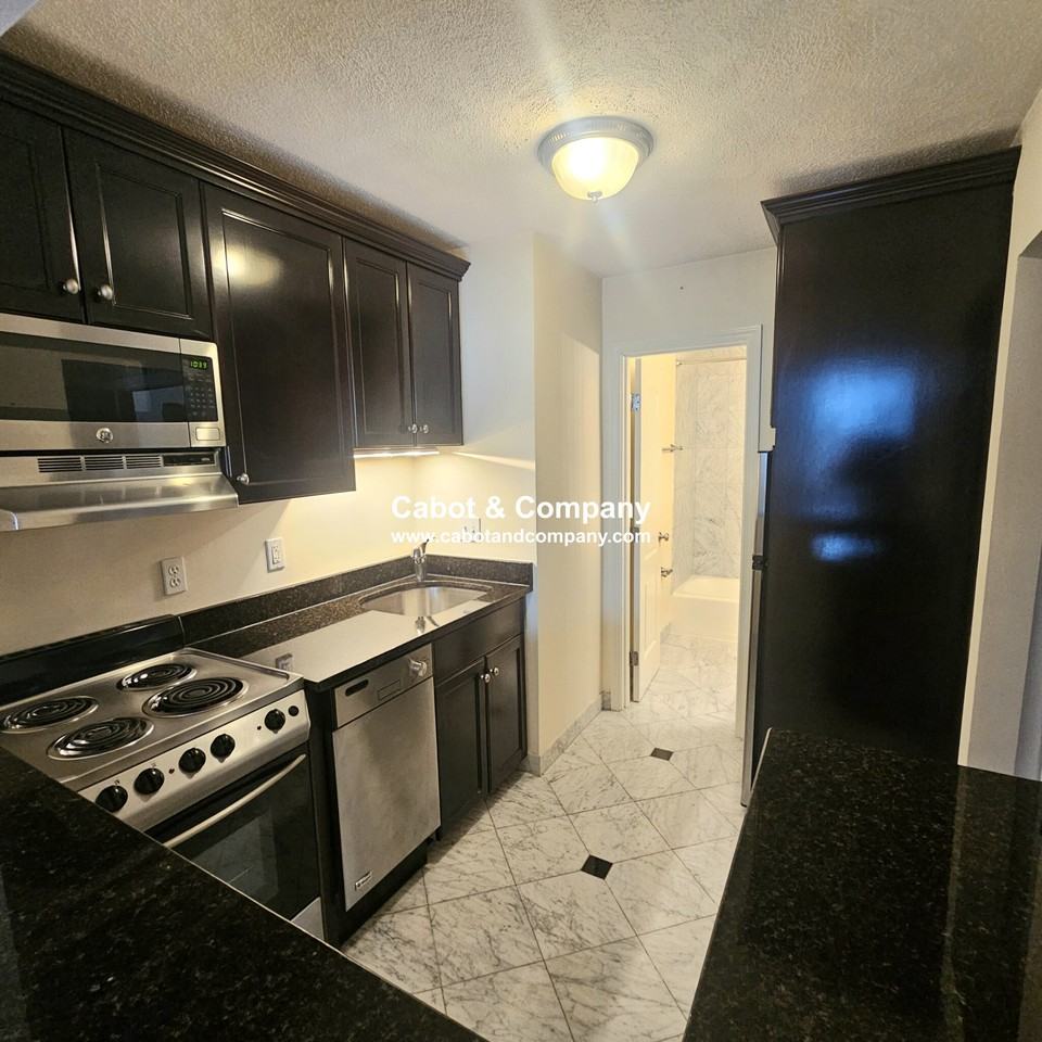 185 Beacon St #4F - Photo 4 of 9