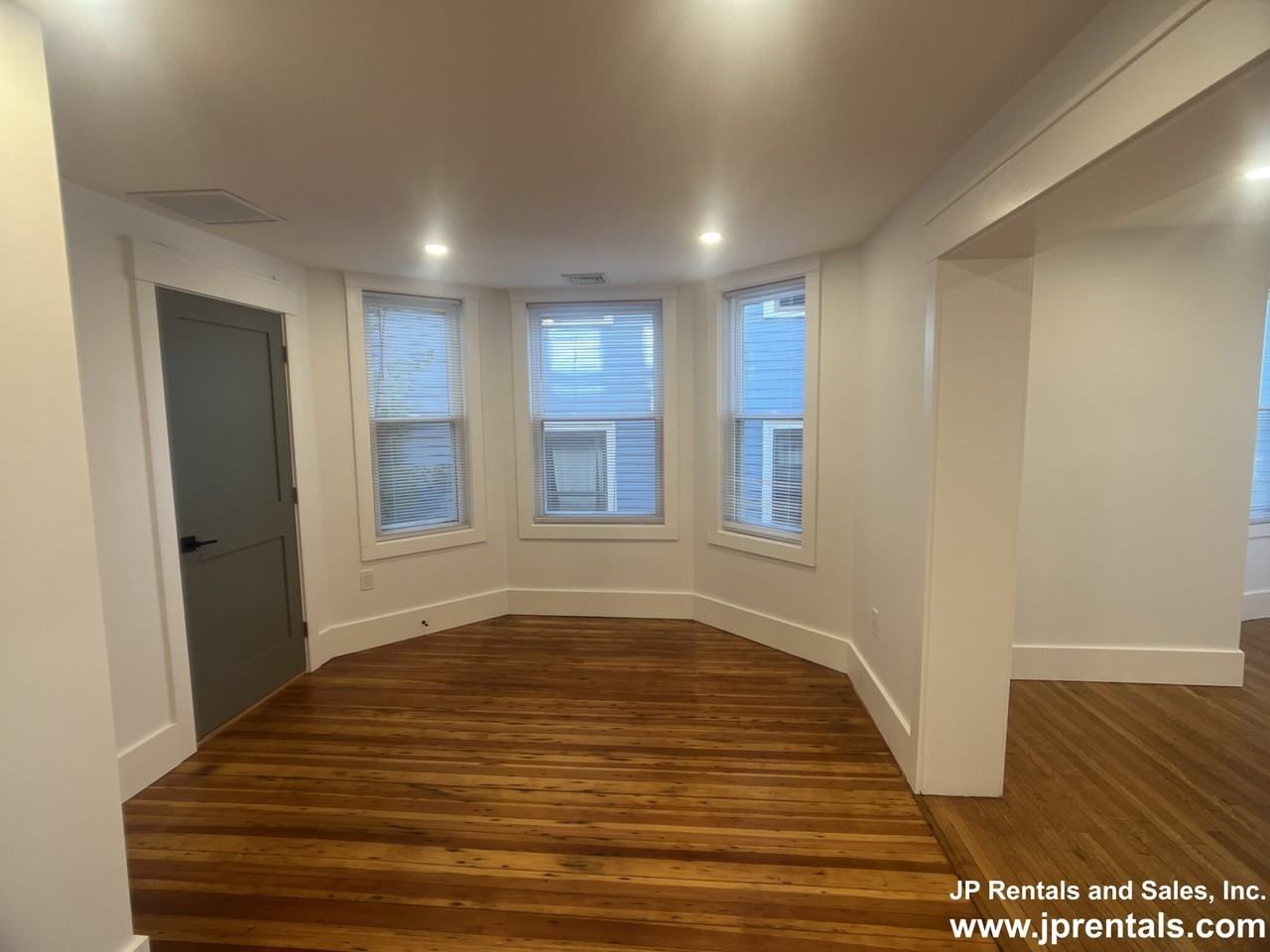 452 Centre St #2 - Photo 6 of 29