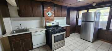 featured image of 350 Sumner St #1