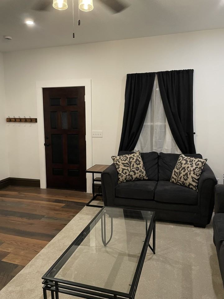 53 Lincoln Avenue West - Photo 3 of 25