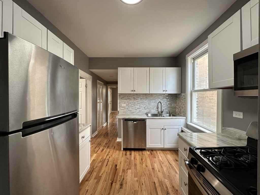 916 Lawndale Avenue #9Q - Photo 2 of 20