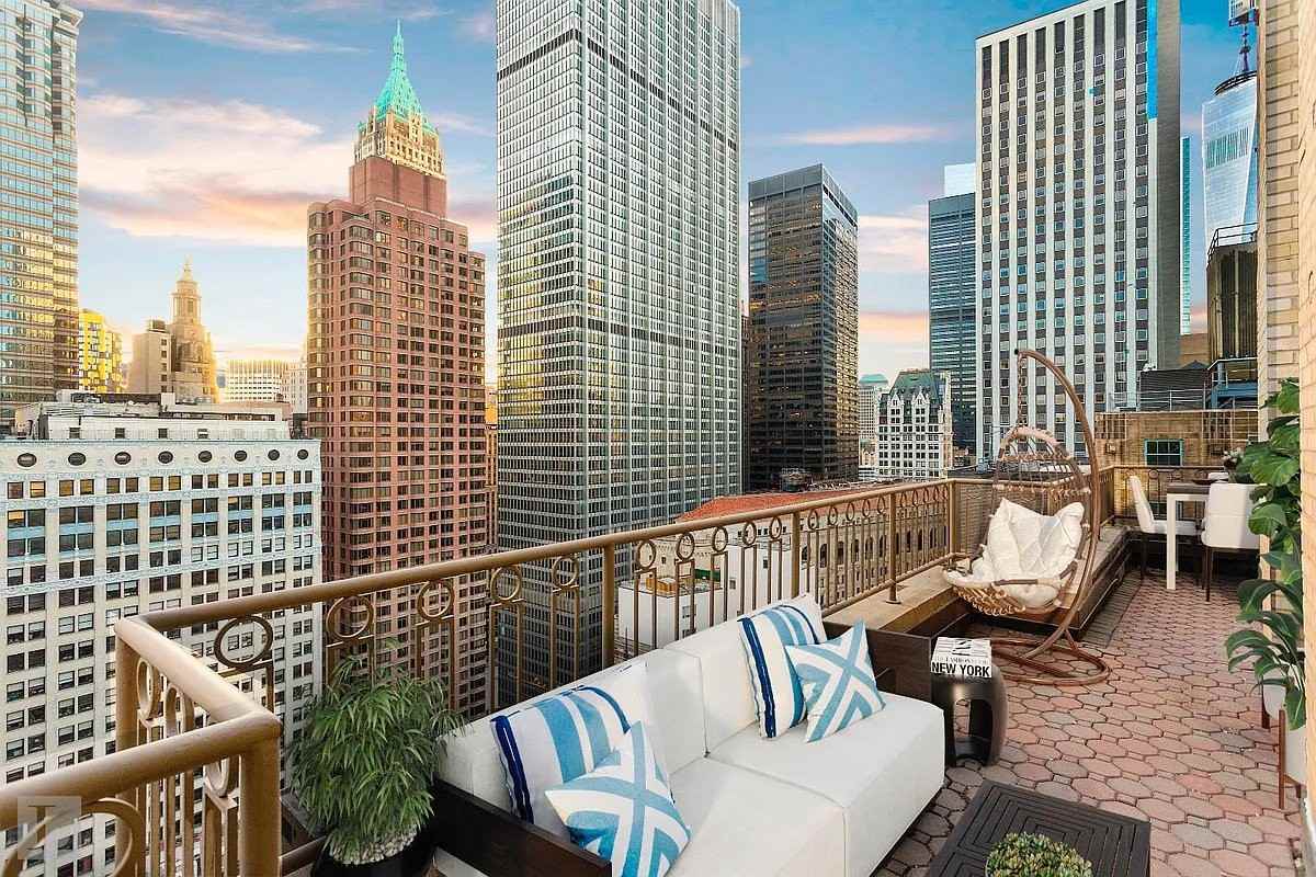 John St #1203 - Photo 2 of 7