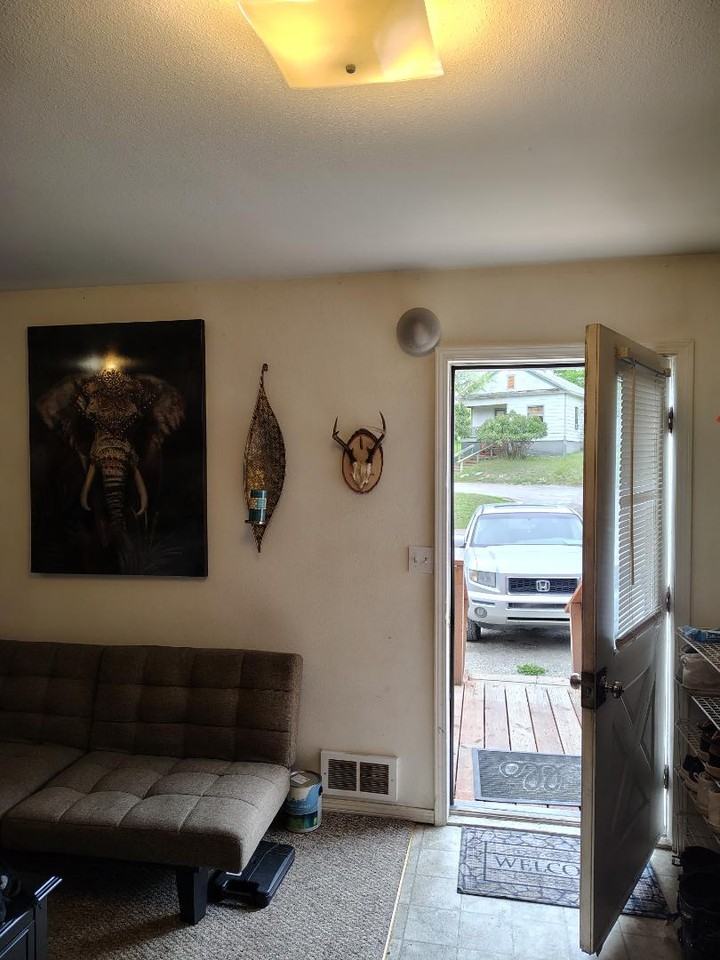 111 3rd Ave E - Photo 4 of 8