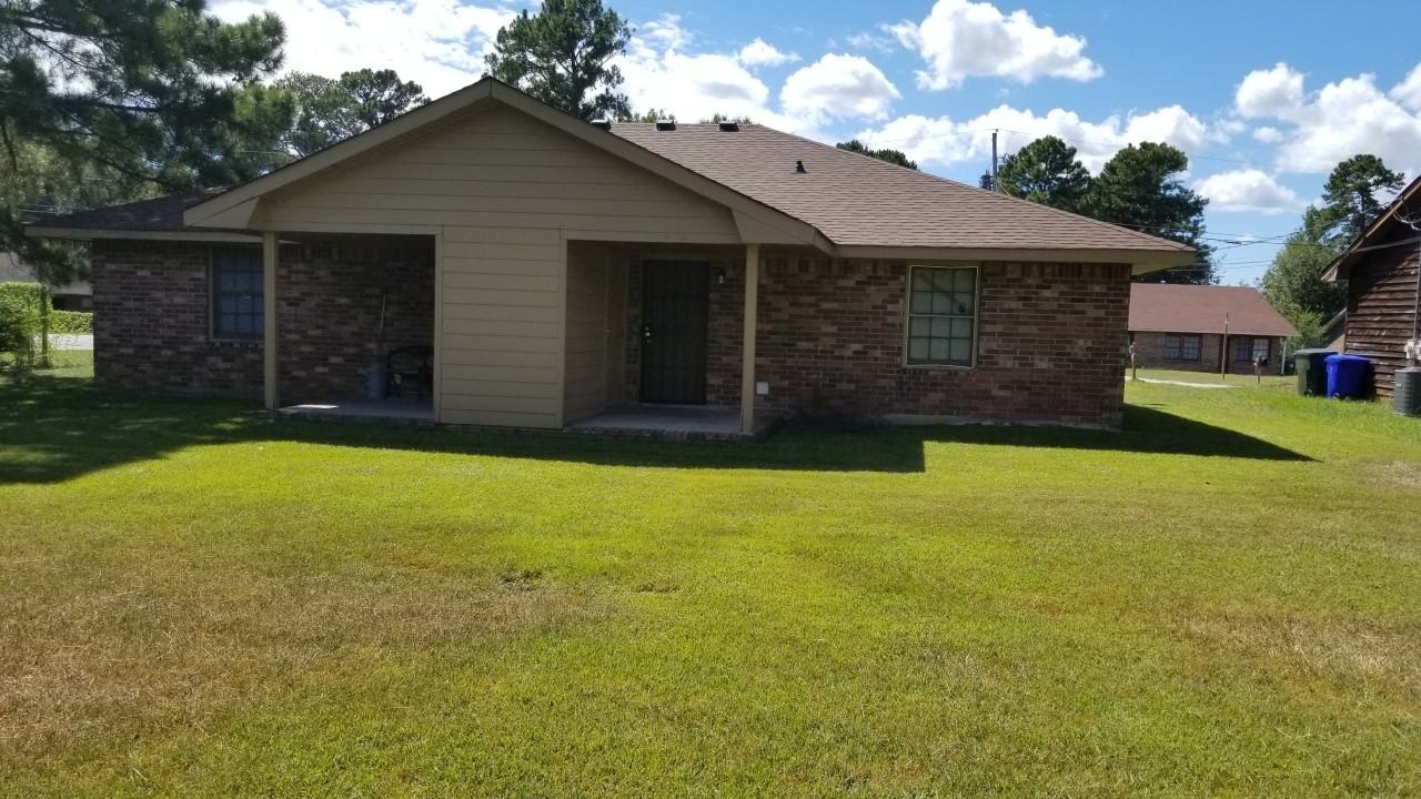 1636 Pinedale Cir. - Photo 2 of 7