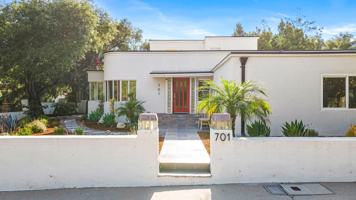 featured image of 701 Canada St