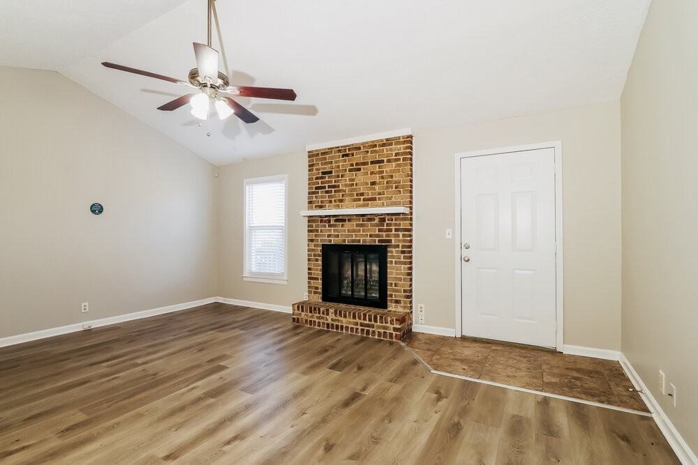 7900 Rochelle Road - Photo 4 of 16