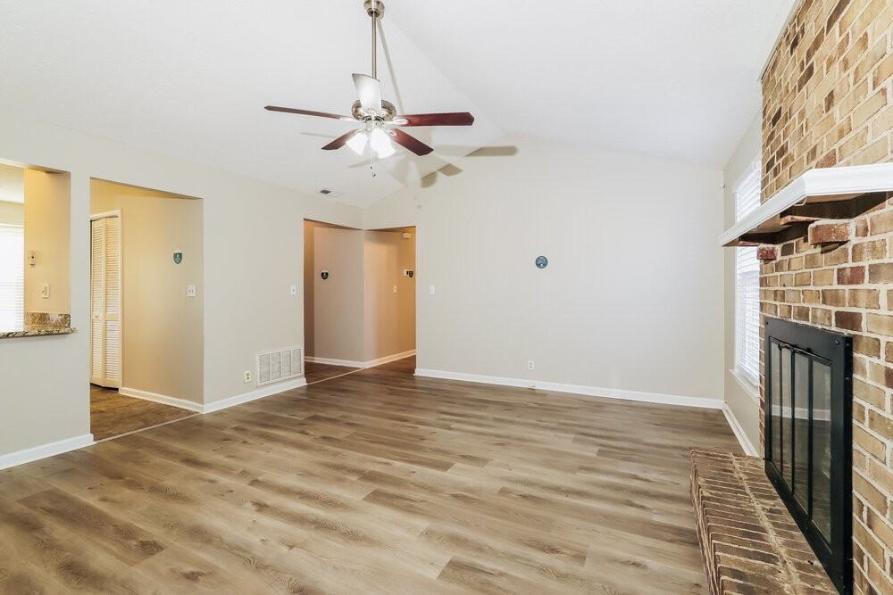 7900 Rochelle Road - Photo 5 of 16