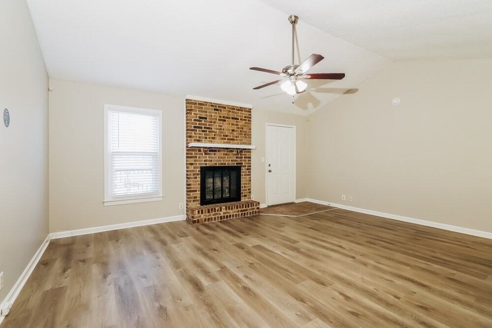 7900 Rochelle Road - Photo 6 of 16