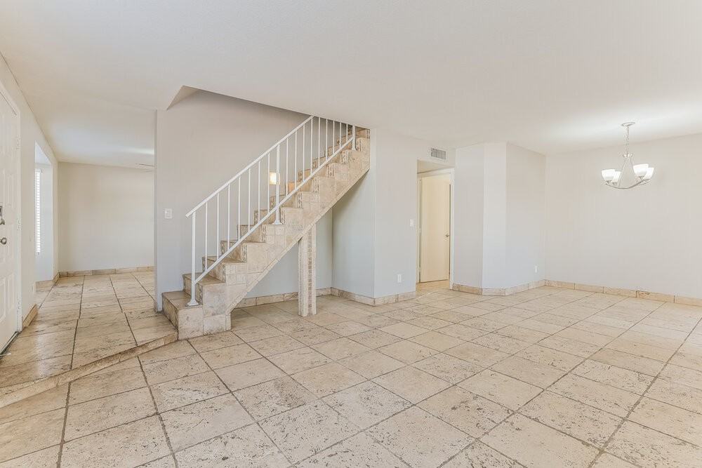 532 North Nassau - Photo 5 of 18