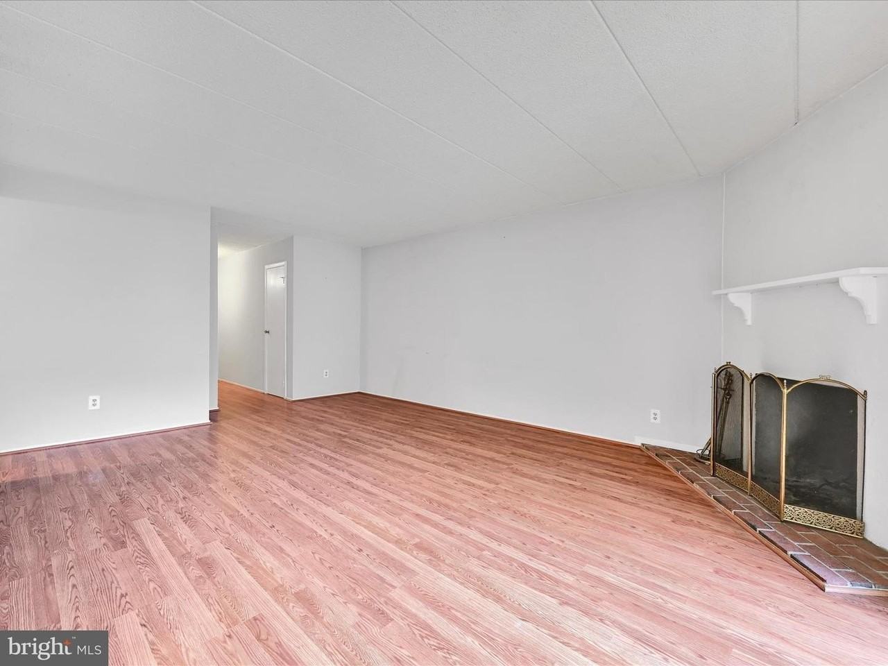 411 W Conestoga Rd - Photo 5 of 23