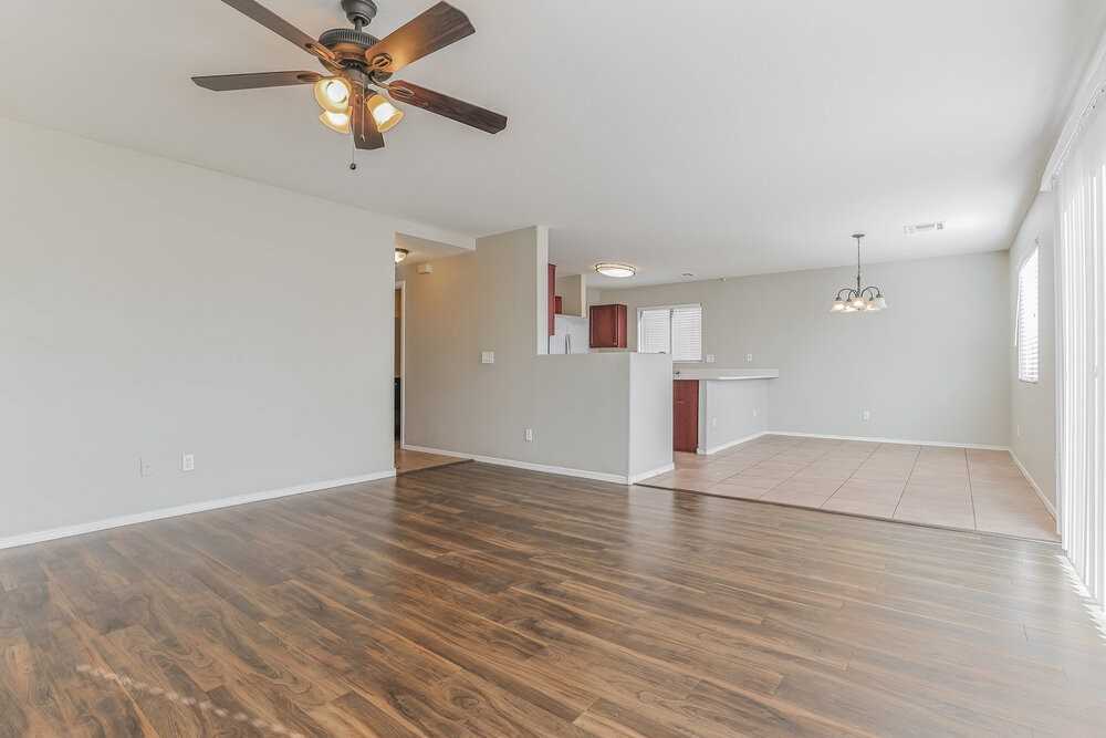 1465 E Daniella Dr - Photo 4 of 17