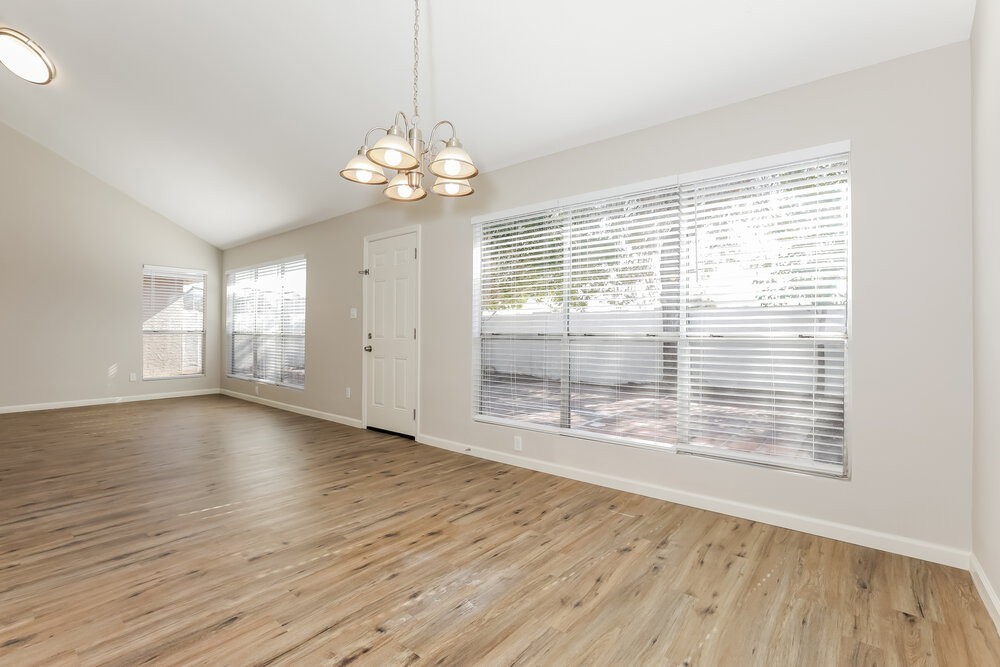 3827 W Harrison St - Photo 6 of 17