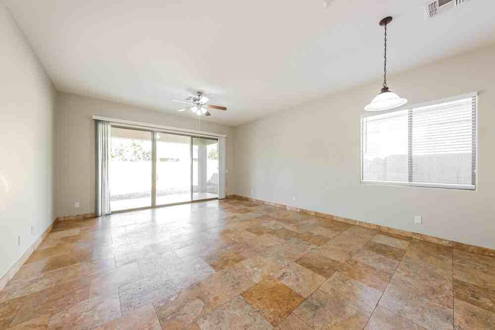 10416 W Carlota Ln - Photo 4 of 16