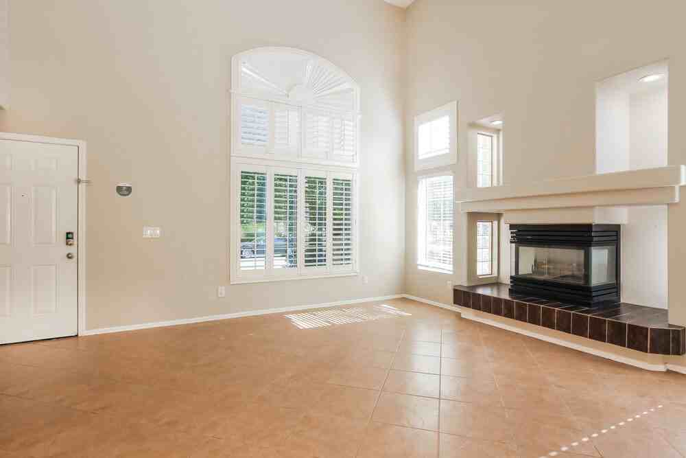 7640 West Marlette Avenue - Photo 5 of 17