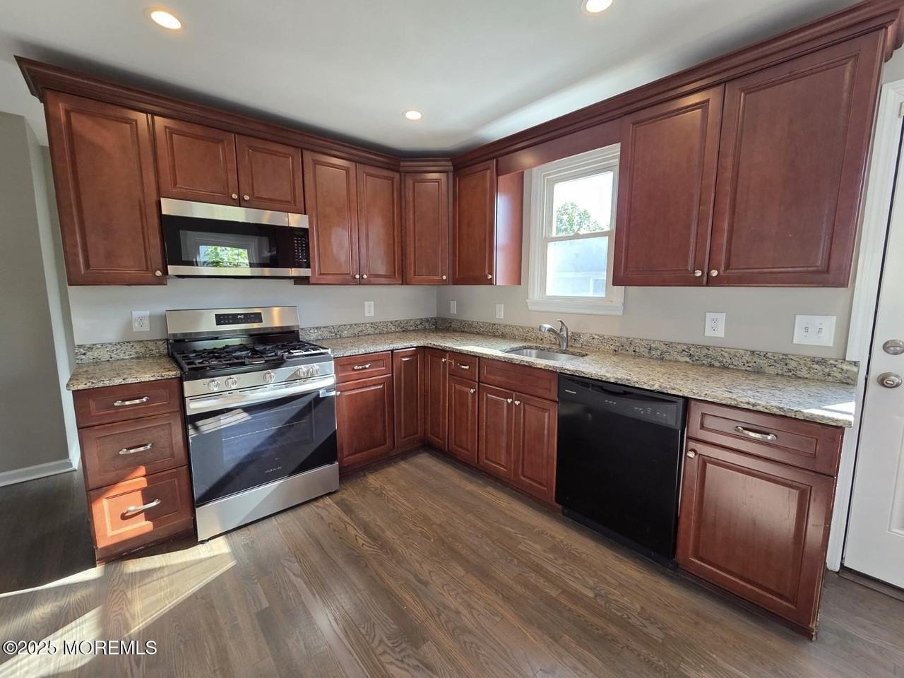 6 Trumen Place unit: 1 #1 - Photo 4 of 19