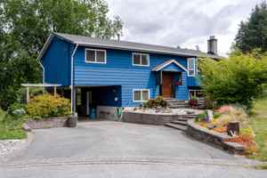 featured image of 9756 Crown Cres