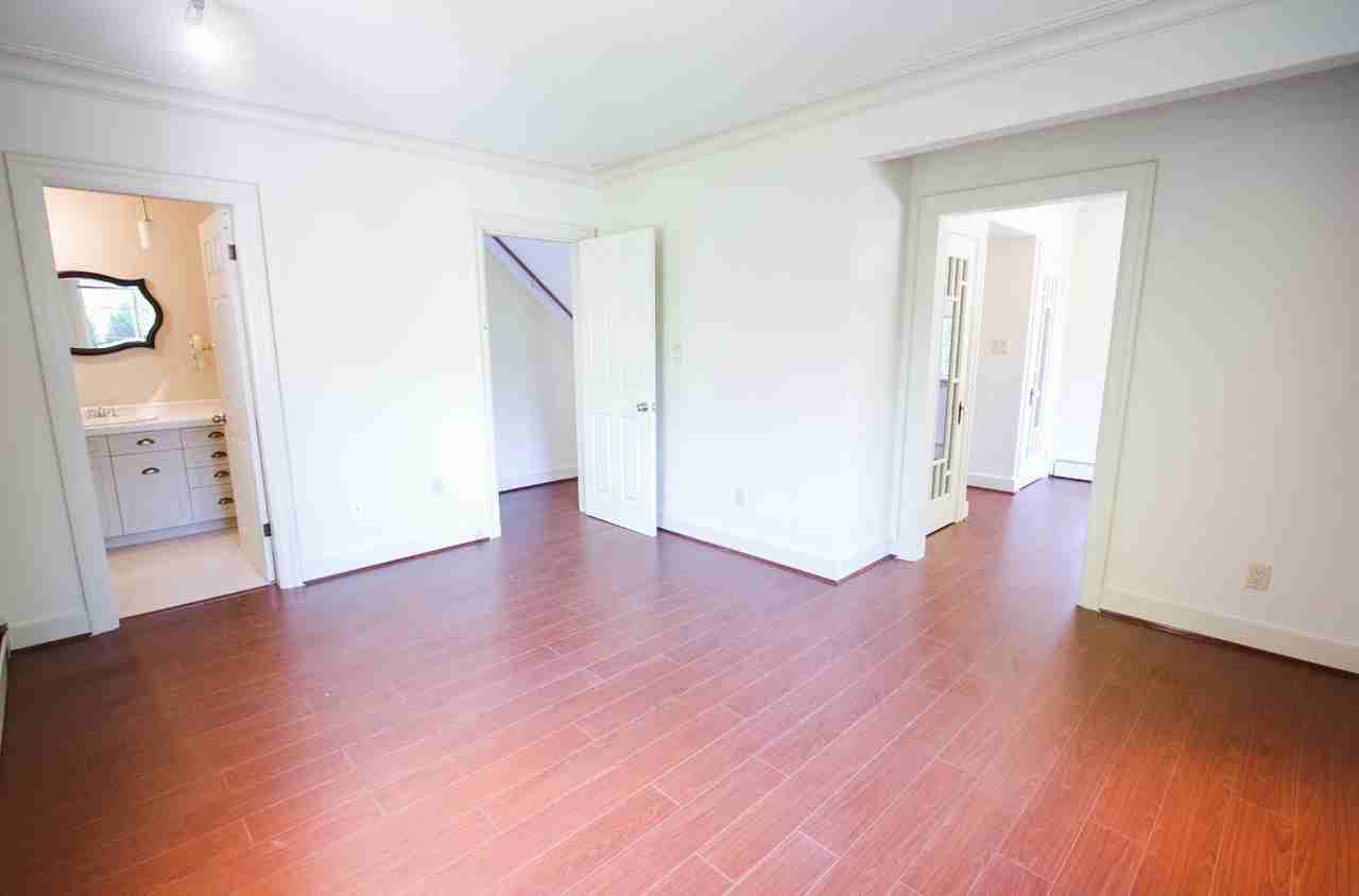 1566 Gordon Ave - Photo 3 of 30