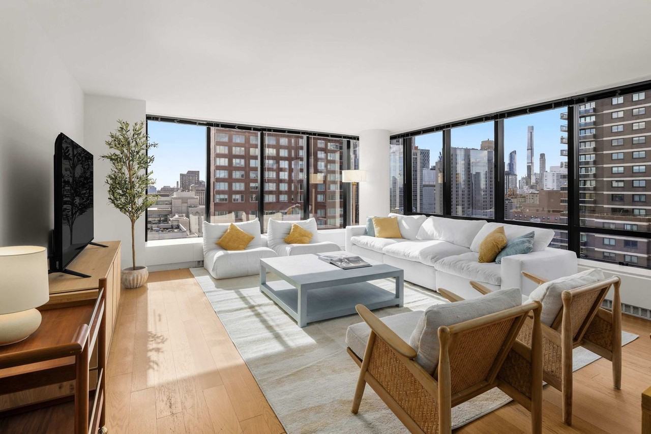 525 E 72nd St #1330818P - Photo 2 of 22