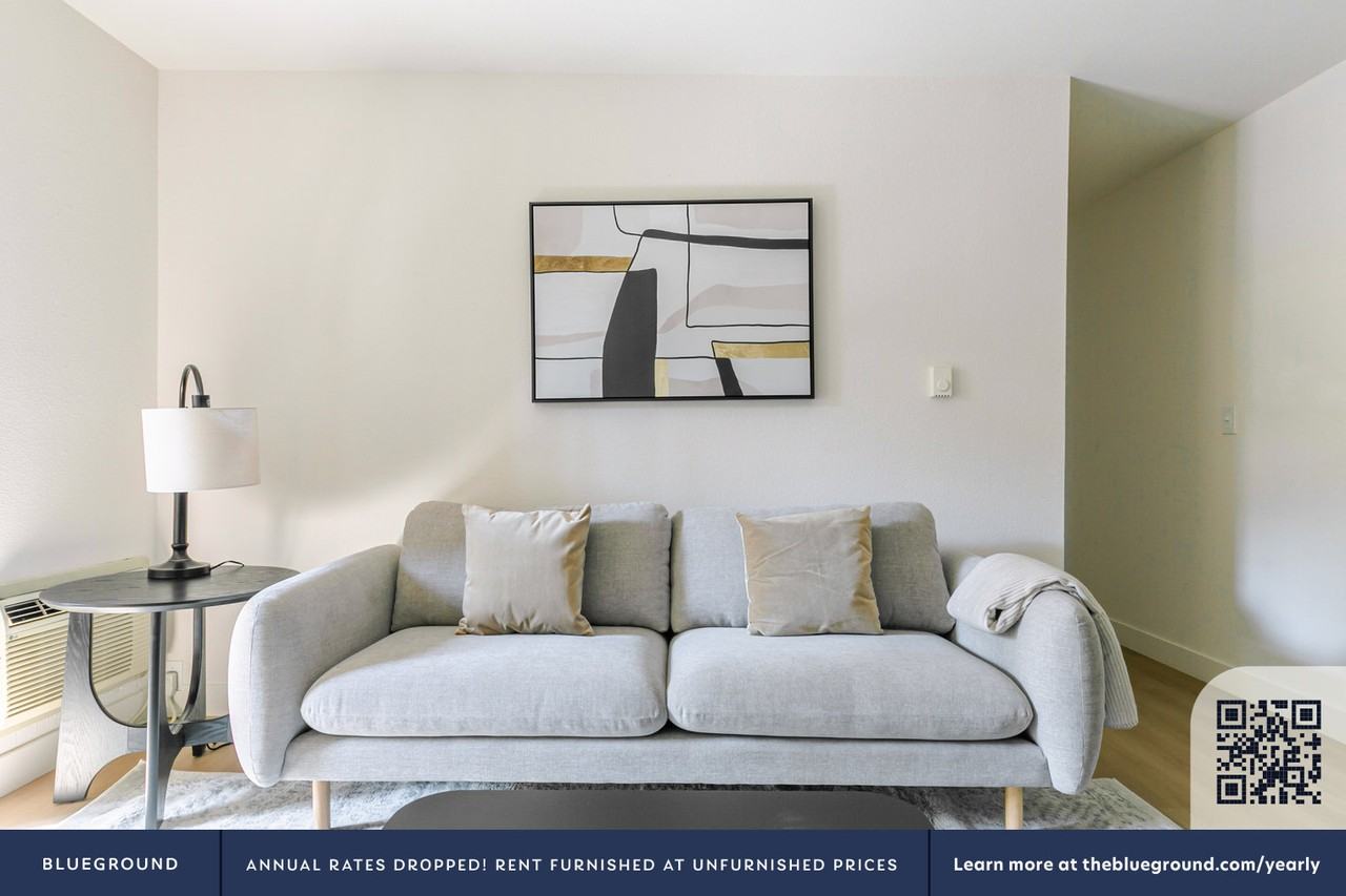 1600 Villa Street - Photo 4 of 32