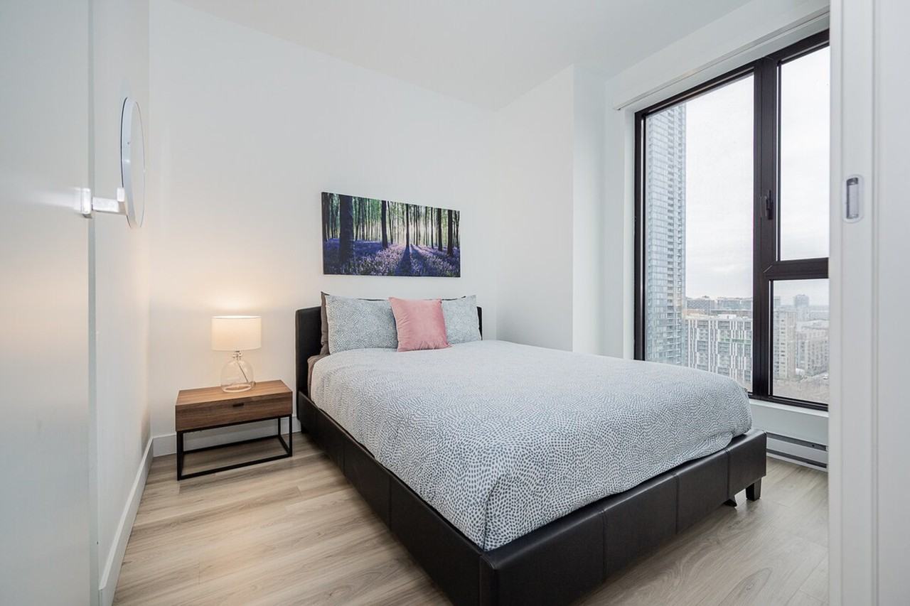 1425 Av Overdale #1261820P - Photo 4 of 32