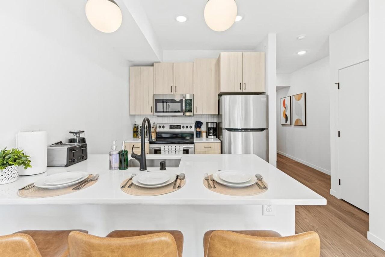 338 2nd St Ne #1292419P - Photo 5 of 48