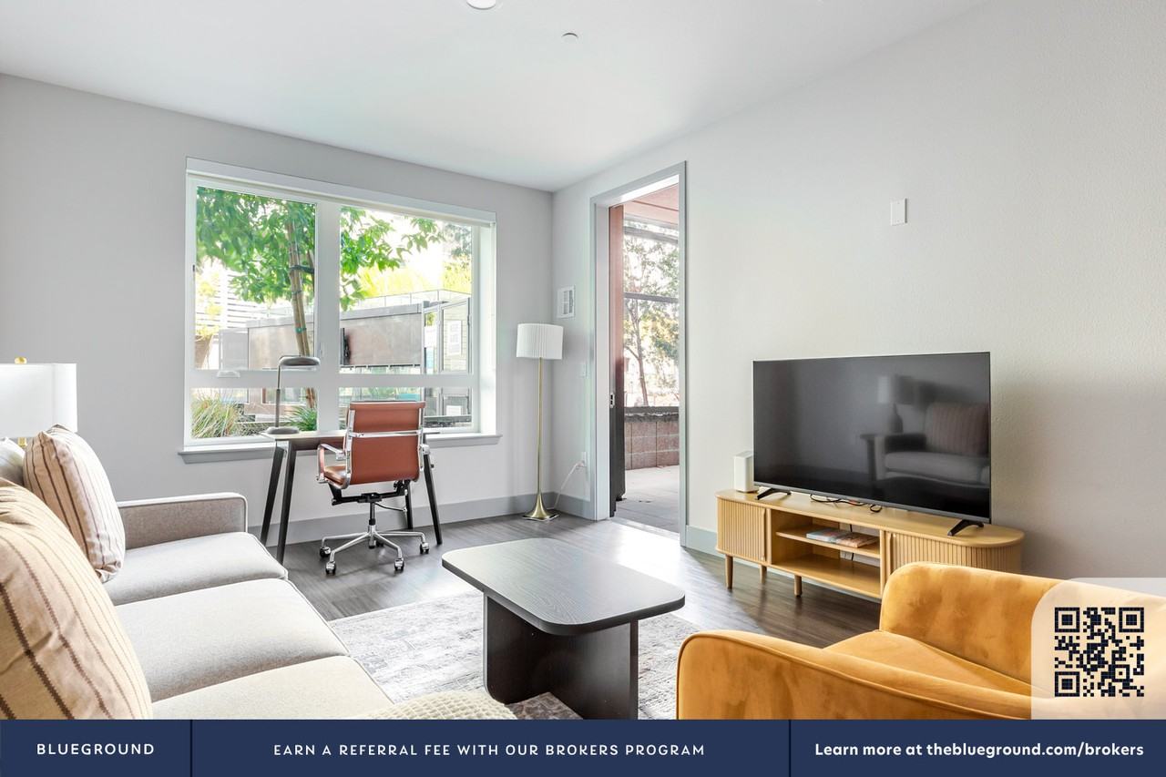 1800 Lacassie Ave #2038 - Photo 5 of 35