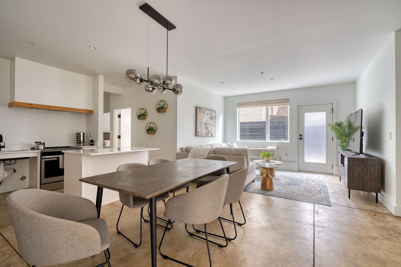 4980 North Vancouver Avenue - Photo 5 of 71