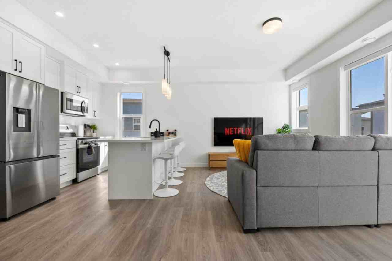 2117 81 Street SW #1314525P - Photo 2 of 39