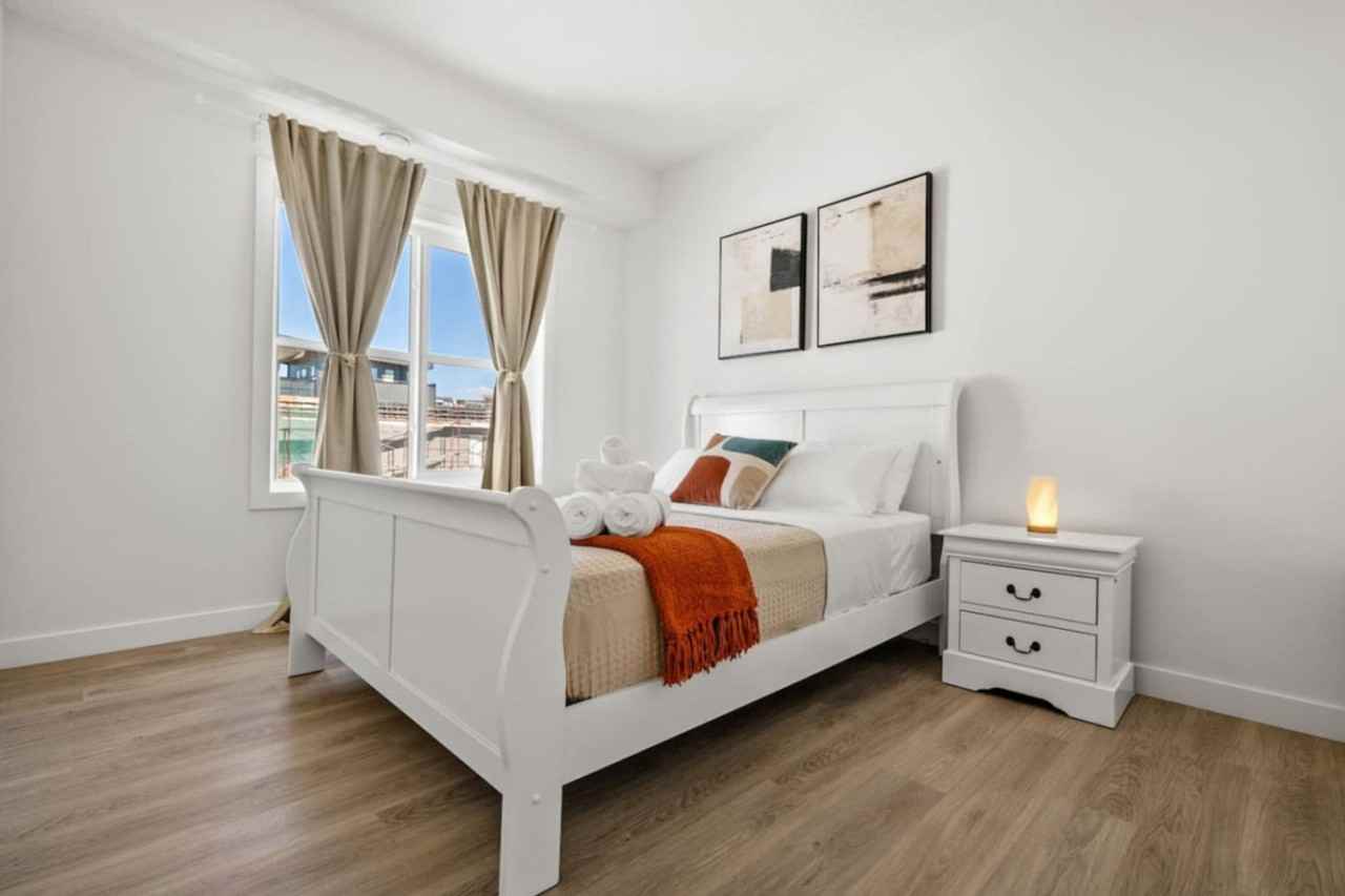 2117 81 Street SW #1314525P - Photo 3 of 39