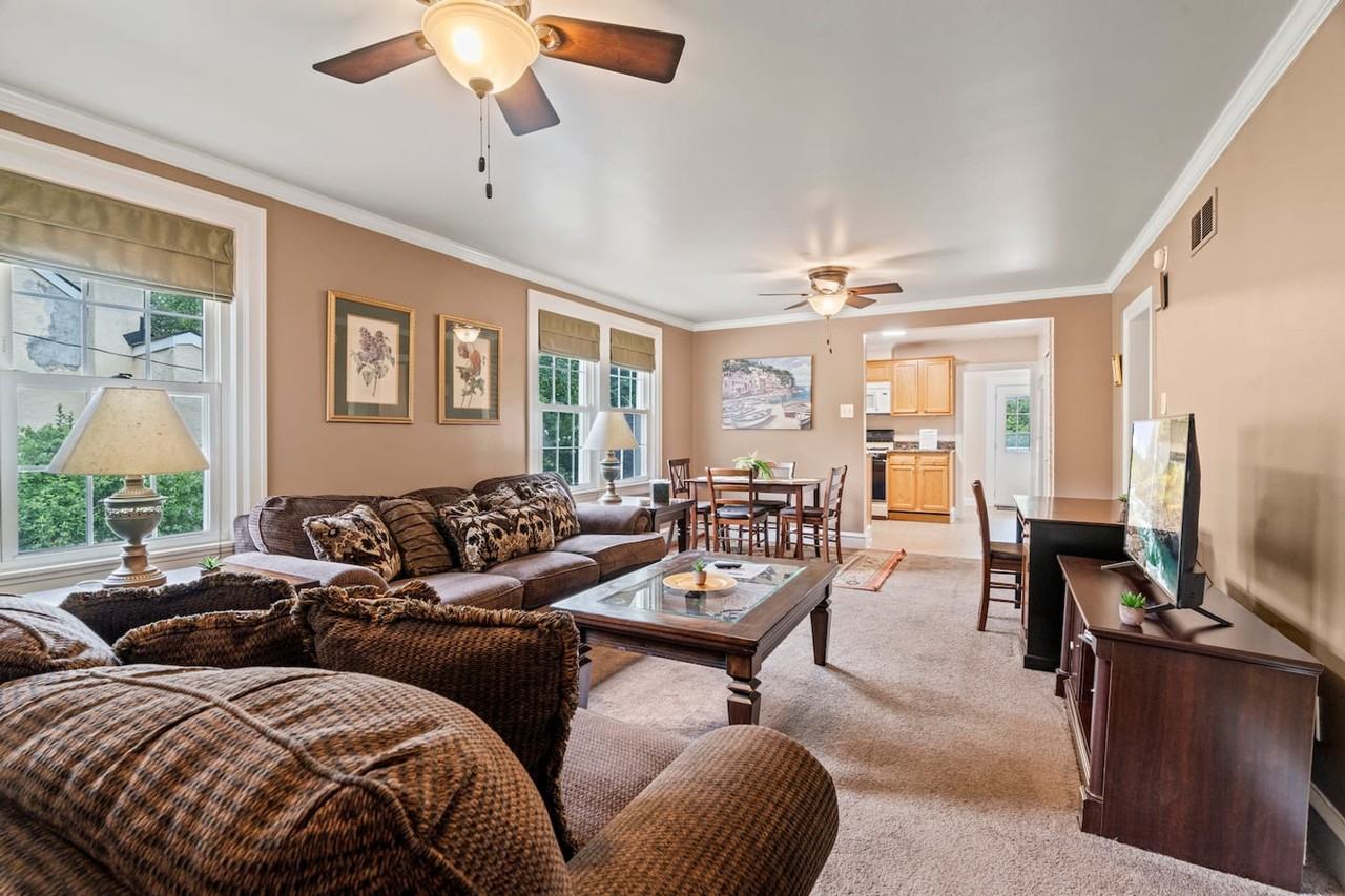 42 Old Lancaster Road - Photo 3 of 31