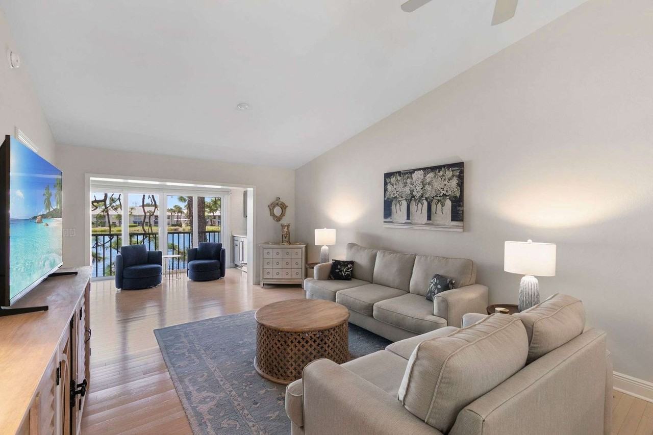 893 Gulf Pavilion Dr #1325576P - Photo 2 of 30