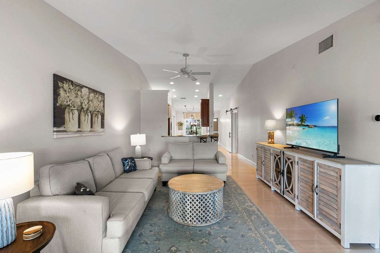 893 Gulf Pavilion Dr #1325576P - Photo 4 of 30