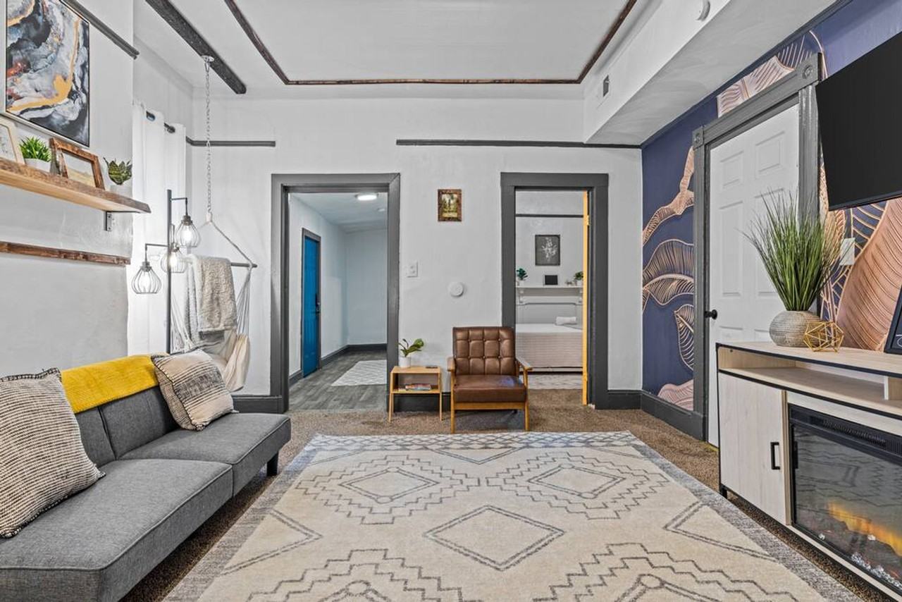 2906 Chestnut St #1328008P - Photo 2 of 18