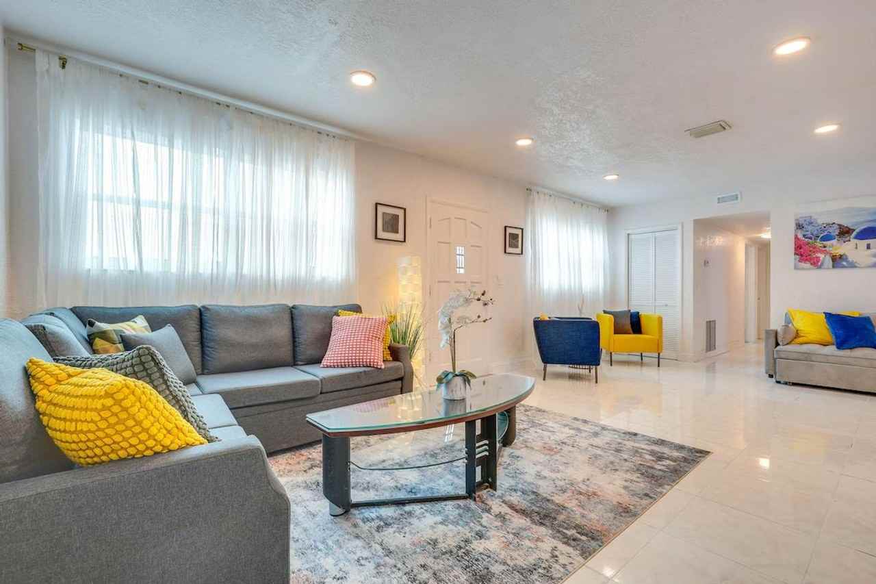 19630 Northwest 5th Avenue - Photo 2 of 46