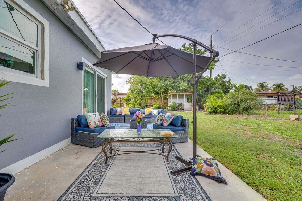 19630 Northwest 5th Avenue - Photo 5 of 46