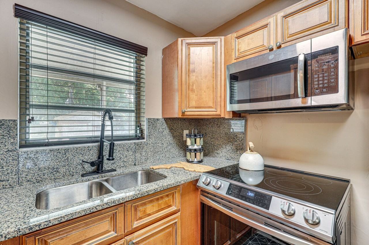 2934 Nw 66th St #1307107P - Photo 5 of 31